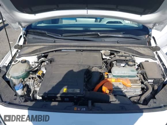 2020 Hyundai Ioniq SE z VIN KMHC65LD8LU198343, wystawiony jako IAAI lot #42313918 z przebiegiem 41 671 mil mil oraz . Historia ofert i sprzedaży dostępna na DreamBid. Obrazek 10.