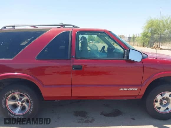2002 Chevrolet Blazer LS с VIN 1GNCS18W92K177862, выставлен на аукционе IAAI как лот 42587989 с пробегом 207 236 миль миль и . История ставок и продаж доступна на DreamBid. Изображение 14.