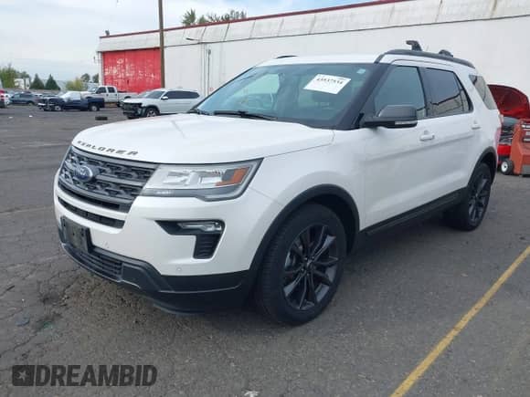 2018 Ford Explorer XLT z VIN 1FM5K8DH9JGC06811, wystawiony jako IAAI lot #43537534 z przebiegiem 135 099 mil mil oraz . Historia ofert i sprzedaży dostępna na DreamBid. Obrazek 2.