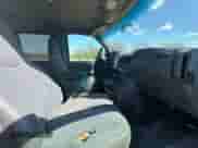 2002 Chevrolet Express с VIN 1GAHG39R921243538, выставлен на аукционе Copart как лот 47266075 с пробегом 512 936 миль миль и Чистый • Clean title. История ставок и продаж доступна на DreamBid. Изображение 5.