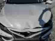 2023 Toyota Camry SE z VIN 4T1G11AK2PU109401, wystawiony jako Copart lot #81066825 z przebiegiem 60 883 mil mil oraz Szkoda całkowita • Salvage title. Historia ofert i sprzedaży dostępna na DreamBid. Obrazek 11.