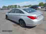 2013 Hyundai Sonata GLS с VIN 5NPEB4AC9DH740641, выставлен на аукционе IAAI как лот 43490817 с пробегом 169 533 миль миль и . История ставок и продаж доступна на DreamBid. Изображение 3.