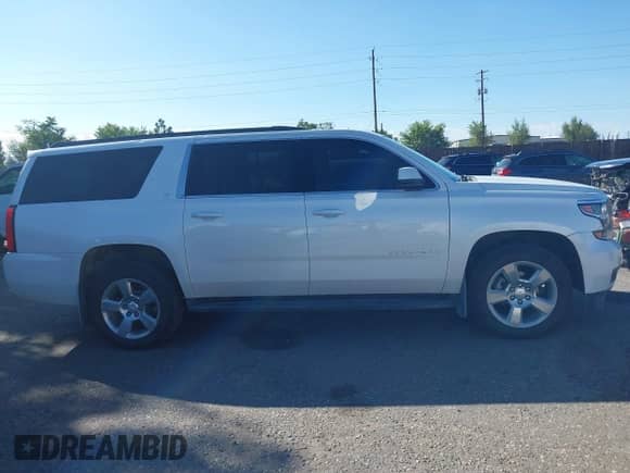 2018 Chevrolet Suburban LT с VIN 1GNSKHKC5JR246118, выставлен на аукционе IAAI как лот 43229018 с пробегом 62 292 миль миль и . История ставок и продаж доступна на DreamBid. Изображение 13.