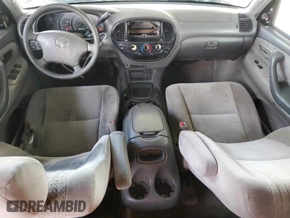2006 Toyota Tundra SR5 z VIN 5TBET34156S548947, wystawiony jako Copart lot #81879505 z przebiegiem 447 910 mil mil oraz Szkoda całkowita • Salvage title. Historia ofert i sprzedaży dostępna na DreamBid. Obrazek 8.