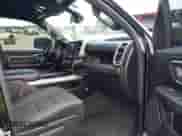 2020 Ram 1500 Big Horn z VIN 1C6SRFFT1LN216425, wystawiony jako IAAI lot #42675576 z przebiegiem 73 731 mil mil oraz . Historia ofert i sprzedaży dostępna na DreamBid. Obrazek 5.