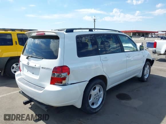 2006 Toyota Highlander Limited with VIN JTEDP21A060103925, listed as a IAAI auction lot 42929476 with Not provided miles and . Bid and sale history available at DreamBid. Image 4.