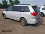 2008 Toyota Sienna XLE z VIN 5TDBK22C98S014316, wystawiony jako IAAI lot #42558176 z przebiegiem Nie podano mil oraz . Historia ofert i sprzedaży dostępna na DreamBid. Obrazek 3.