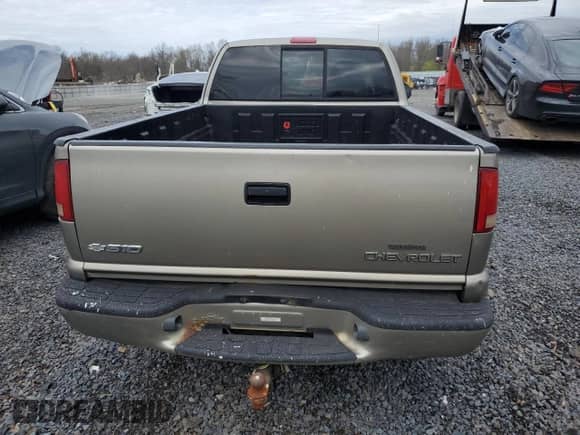 2003 Chevrolet S-10 LS с VIN 1GCDT19X738273702, выставлен на аукционе Copart как лот 53131475 с пробегом 77 843 миль миль и Чистый • Clean title. История ставок и продаж доступна на DreamBid. Изображение 6.