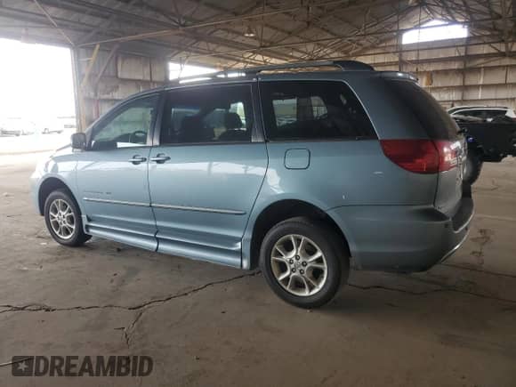 2004 Toyota Sienna XLE z VIN 5TDZA22CX4S194448, wystawiony jako Copart lot #56755535 z przebiegiem 102 504 mil mil oraz Czysty tytuł • Clean title. Historia ofert i sprzedaży dostępna na DreamBid. Obrazek 2.