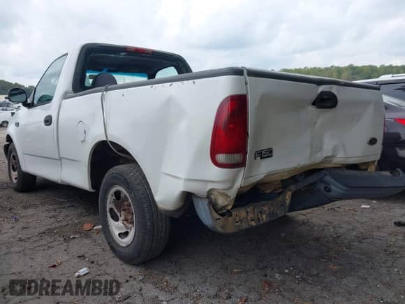 2002 Ford F-150 XL с VIN 1FTRF17212NB44732, выставлен на аукционе IAAI как лот 43303205 с пробегом 300 235 миль миль и . История ставок и продаж доступна на DreamBid. Изображение 6.