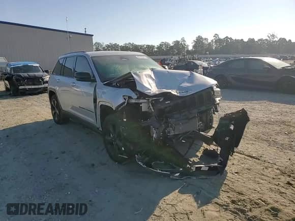 2024 Jeep Grand Cherokee Limited с VIN 1C4RJHBGXRC697623, выставлен на аукционе Copart как лот 80153305 с пробегом 18 257 миль миль и Списание • Salvage title. История ставок и продаж доступна на DreamBid. Изображение 13.