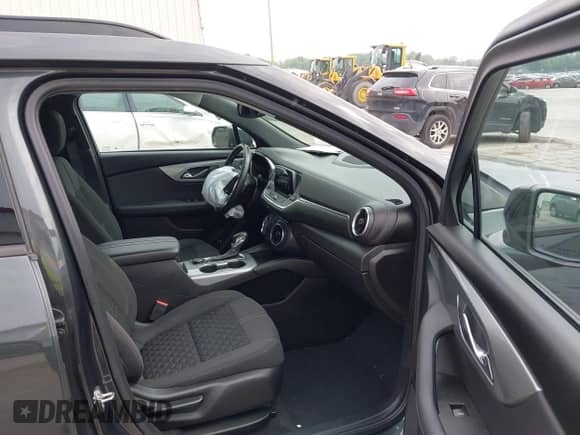 2019 Chevrolet Blazer with VIN 3GNKBGRS8KS694570, listed as a IAAI auction lot 42436829 with 97,959 mi miles and . Bid and sale history available at DreamBid. Image 5.