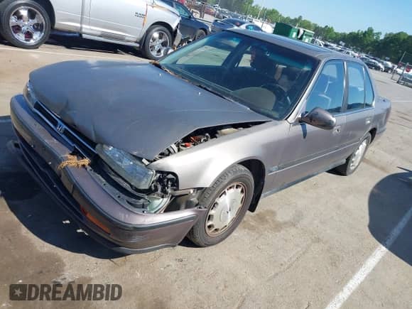 1993 Honda Accord с VIN 1HGCB767XPA008293, выставлен на аукционе IAAI как лот 42129196 с пробегом 194 007 миль миль и . История ставок и продаж доступна на DreamBid. Изображение 2.