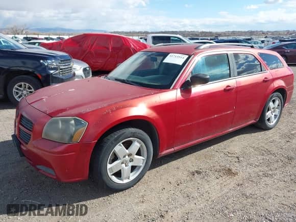 2005 Dodge Magnum SXT with VIN 2D4GZ48V45H577714, listed as a IAAI auction lot 41713514 with 169,249 mi miles and . Bid and sale history available at DreamBid. Image 2.