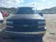 2005 Chevrolet Tahoe LS z VIN 1GNEK13T75R266119, wystawiony jako IAAI lot #43062433 z przebiegiem 200 681 mil mil oraz . Historia ofert i sprzedaży dostępna na DreamBid. Obrazek 12.