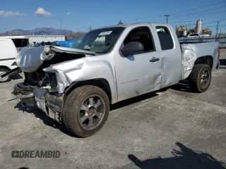 2013 Chevrolet Silverado 1500 LT with VIN 1GCRCSE00DZ115511, listed as a Copart auction lot 81853195 with 273,061 mi miles and Salvage title. Bid and sale history available at DreamBid. Image 1.