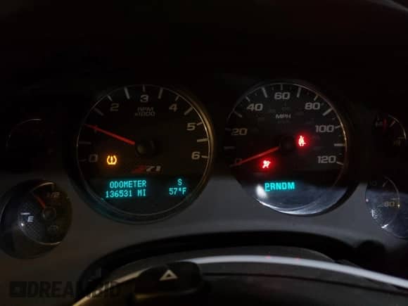 2010 GMC Sierra 1500 SLT z VIN 3GTRKWE21AG135967, wystawiony jako Copart lot #55334815 z przebiegiem 136 531 mil mil oraz Szkoda całkowita • Salvage title. Historia ofert i sprzedaży dostępna na DreamBid. Obrazek 9.