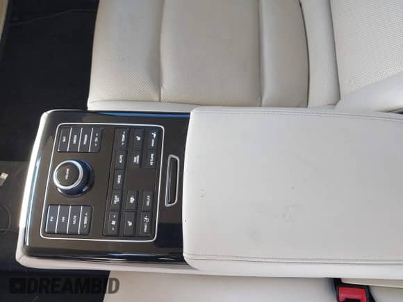 2014 Hyundai Equus Ultimate z VIN KMHGH4JH2EU085955, wystawiony jako IAAI lot #41315028 z przebiegiem 128 044 mil mil oraz . Historia ofert i sprzedaży dostępna na DreamBid. Obrazek 19.