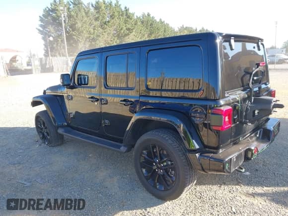 2022 Jeep Wrangler Unlimited Sahara Altitude with VIN 1C4HJXEG6NW238843, listed as a IAAI auction lot 43108547 with 15,051 mi miles and . Bid and sale history available at DreamBid. Image 3.