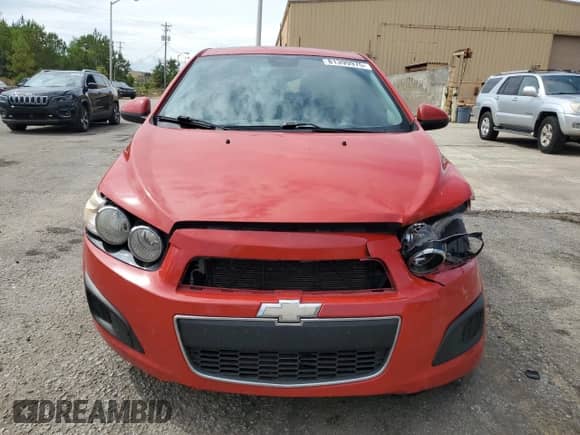 2012 Chevrolet Sonic LS z VIN 1G1JA5SH8C4149814, wystawiony jako Copart lot #81399975 z przebiegiem 97 391 mil mil oraz Szkoda całkowita • Salvage title. Historia ofert i sprzedaży dostępna na DreamBid. Obrazek 5.