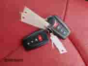 2022 Toyota Camry Hybrid XSE z VIN 4T1K31AK5NU583117, wystawiony jako IAAI lot #42204189 z przebiegiem 22 639 mil mil oraz . Historia ofert i sprzedaży dostępna na DreamBid. Obrazek 11.