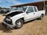 1998 Chevrolet Silverado 1500 z VIN 1GCEC19R3WR111344, wystawiony jako Copart lot #70771365 z przebiegiem 215 634 mil mil oraz Szkoda całkowita • Salvage title. Historia ofert i sprzedaży dostępna na DreamBid. Obrazek 1.