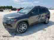 2022 Jeep Compass Latitude Lux с VIN 3C4NJDFB4NT185506, выставлен на аукционе Copart как лот 68849535 с пробегом 45 649 миль миль и Списание • Salvage title. История ставок и продаж доступна на DreamBid. Изображение 1.