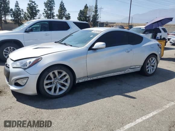 2016 Hyundai Genesis Coupe 3.8L Base z VIN KMHHT6KJ1GU135408, wystawiony jako Copart lot #54202545 z przebiegiem 119 697 mil mil oraz Czysty tytuł • Clean title. Historia ofert i sprzedaży dostępna na DreamBid. Obrazek 1.