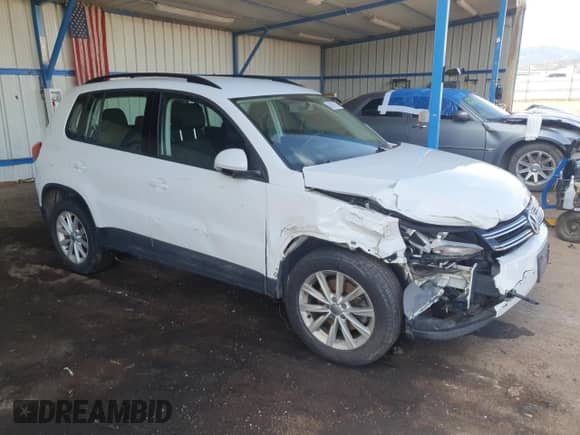 2017 Volkswagen Tiguan S с VIN WVGBV7AX8HK043575, выставлен на аукционе Copart как лот 80697335 с пробегом 71 281 миль миль и Списание • Salvage title. История ставок и продаж доступна на DreamBid. Изображение 4.