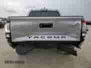 2021 Toyota Tacoma SR z VIN 3TYAX5GN9MT023606, wystawiony jako Copart lot #67253725 z przebiegiem 41 123 mil mil oraz Szkoda całkowita • Salvage title. Historia ofert i sprzedaży dostępna na DreamBid. Obrazek 6.