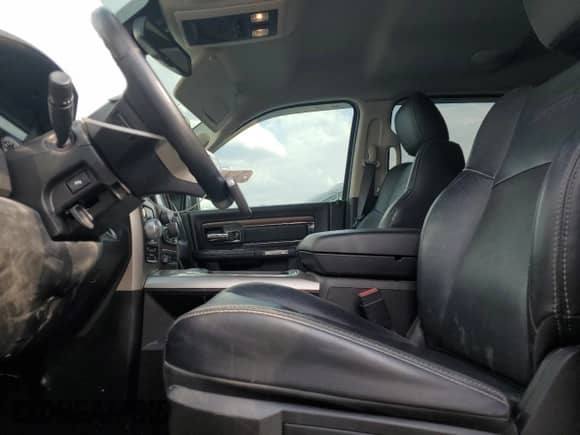 2016 Ram 1500 Laramie z VIN 1C6RR7NM0GS354298, wystawiony jako Copart lot #70212125 z przebiegiem 86 691 mil mil oraz Szkoda całkowita • Salvage title. Historia ofert i sprzedaży dostępna na DreamBid. Obrazek 7.