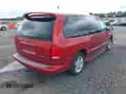 2000 Dodge Caravan ES z VIN 1B4GP74L5YB705834, wystawiony jako IAAI lot #42253072 z przebiegiem 137 869 mil mil oraz . Historia ofert i sprzedaży dostępna na DreamBid. Obrazek 4.