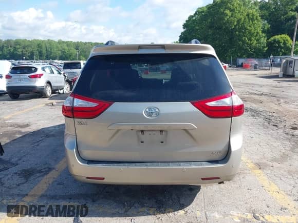 2017 Toyota Sienna XLE Auto Access Seat с VIN 5TDYZ3DC4HS837017, выставлен на аукционе IAAI как лот 42237044 с пробегом 91 041 миль миль и . История ставок и продаж доступна на DreamBid. Изображение 15.