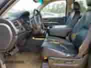 2011 Chevrolet Suburban LS с VIN 1GNSCHE0XBR150047, выставлен на аукционе Copart как лот 60036325 с пробегом 193 644 миль миль и Чистый • Clean title. История ставок и продаж доступна на DreamBid. Изображение 7.