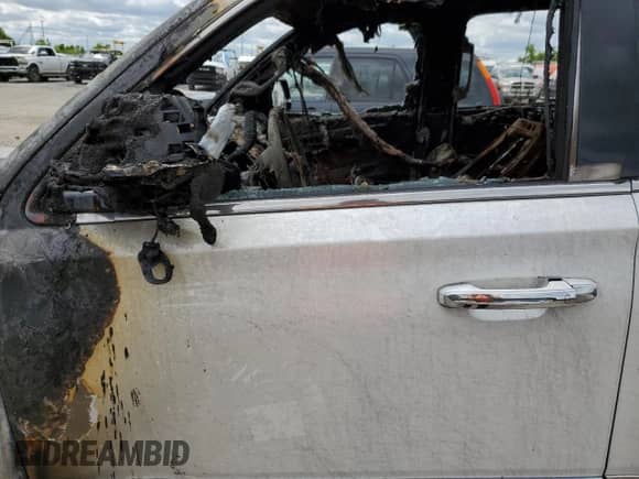 2017 Cadillac Escalade Premium Luxury z VIN 1GYS4CKJ0HR366238, wystawiony jako Copart lot #56982195 z przebiegiem Nie podano mil oraz Nie do naprawy • Non repairable. Historia ofert i sprzedaży dostępna na DreamBid. Obrazek 7.