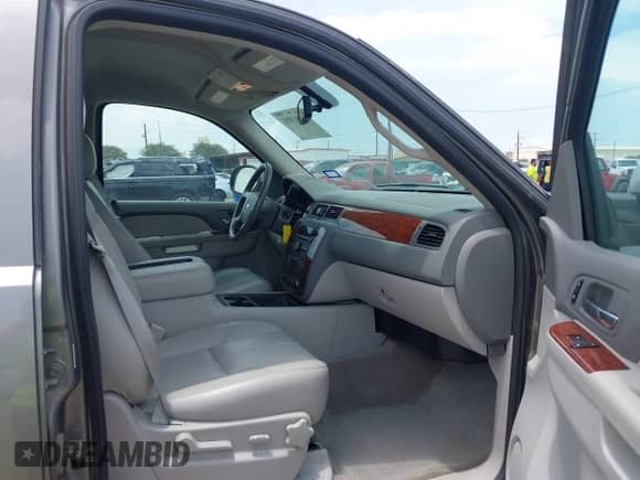 2012 Chevrolet Tahoe LT with VIN 1GNSCBE00CR201506, listed as a IAAI auction lot 42463091 with 125,969 mi miles and . Bid and sale history available at DreamBid. Image 5.