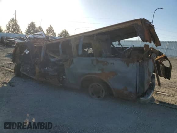 2005 Chevrolet Express Passenger с VIN 1GAHG35UX51247175, выставлен на аукционе Copart как лот 51738325 с пробегом Не указан миль и На запчасти • Non repairable. История ставок и продаж доступна на DreamBid. Изображение 2.