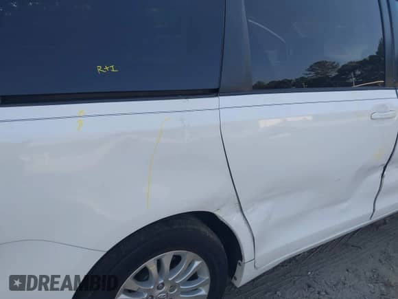 2014 Toyota Sienna XLE с VIN 5TDYK3DC8ES453676, выставлен на аукционе IAAI как лот 42301751 с пробегом 167 597 миль миль и . История ставок и продаж доступна на DreamBid. Изображение 6.