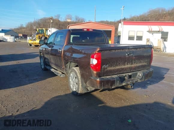 2017 Toyota Tundra Platinum с VIN 5TFAY5F17HX637514, выставлен на аукционе IAAI как лот 41519362 с пробегом 152 935 миль миль и . История ставок и продаж доступна на DreamBid. Изображение 3.