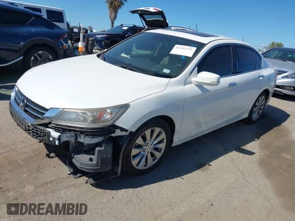 2015 Honda Accord Touring с VIN 1HGCR3F95FA023904, выставлен на аукционе IAAI как лот 43455170 с пробегом 158 142 миль миль и . История ставок и продаж доступна на DreamBid. Изображение 17.