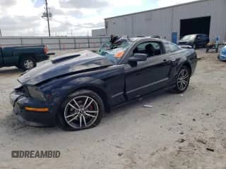 2007 Ford Mustang GT Deluxe z VIN 1ZVFT82H875198100, wystawiony jako Copart lot #84659295 z przebiegiem Nie podano mil oraz Szkoda całkowita • Salvage title. Historia ofert i sprzedaży dostępna na DreamBid. Obrazek 1.
