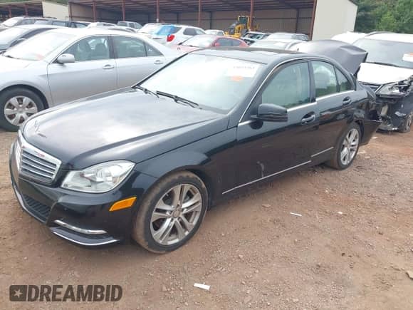 2013 Mercedes-Benz C 250 Sport с VIN WDDGF4HB1DA801164, выставлен на аукционе IAAI как лот 43053763 с пробегом 46 744 миль миль и . История ставок и продаж доступна на DreamBid. Изображение 2.