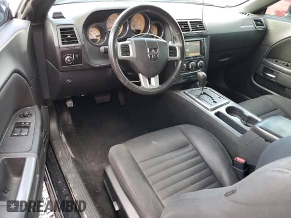 2014 Dodge Challenger R/T с VIN 2C3CDYBT3EH133947, выставлен на аукционе Copart как лот 67527555 с пробегом 131 690 миль миль и Списание • Salvage title. История ставок и продаж доступна на DreamBid. Изображение 8.