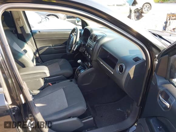 2012 Jeep Compass Latitude с VIN 1C4NJDEB0CD659097, выставлен на аукционе IAAI как лот 43009609 с пробегом 136 119 миль миль и . История ставок и продаж доступна на DreamBid. Изображение 5.