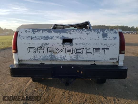 1991 Chevrolet Silverado 2500 z VIN 1GCGC24K3ME185408, wystawiony jako Copart lot #84802895 z przebiegiem 198 684 mil mil oraz Szkoda całkowita • Salvage title. Historia ofert i sprzedaży dostępna na DreamBid. Obrazek 6.