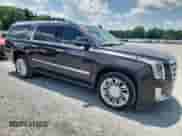 2016 Cadillac Escalade ESV Platinum z VIN 1GYS4KKJ2GR108828, wystawiony jako Copart lot #62887505 z przebiegiem 166 428 mil mil oraz Czysty tytuł • Clean title. Historia ofert i sprzedaży dostępna na DreamBid. Obrazek 4.