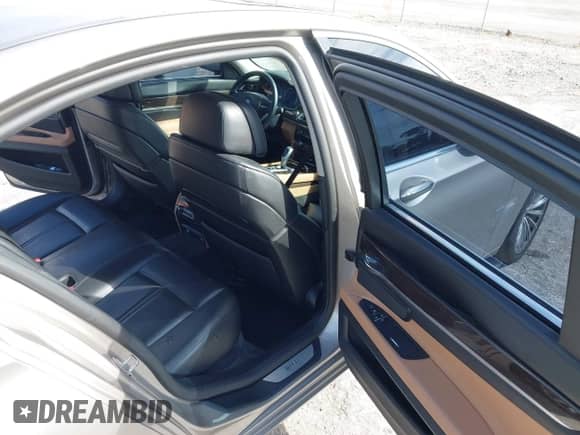 2011 BMW 7 Series 740i with VIN WBAKA4C50BC612511, listed as a IAAI auction lot 43550829 with 160,782 mi miles and . Bid and sale history available at DreamBid. Image 8.