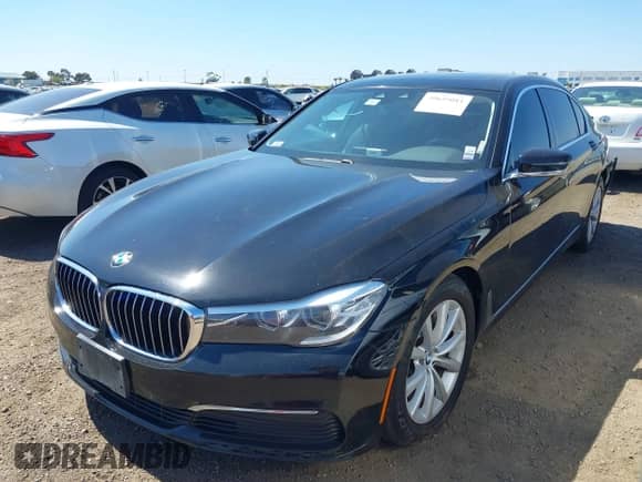 2019 BMW 7 Series 740i with VIN WBA7E2C50KB216826, listed as a IAAI auction lot 39659011 with Not provided miles and . Bid and sale history available at DreamBid. Image 17.