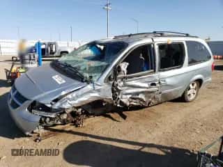 2005 Dodge Caravan SXT с VIN 2D4GP44L75R473545, выставлен на аукционе Copart как лот 72511734 с пробегом Не указан миль и Списание • Salvage title. История ставок и продаж доступна на DreamBid. Изображение 1.