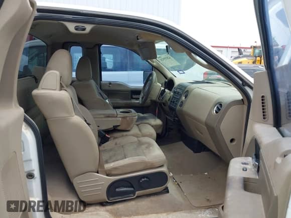 2005 Ford F-150 XL with VIN 1FTRF14W45NC05356, listed as a IAAI auction lot 42839524 with 178,206 mi miles and . Bid and sale history available at DreamBid. Image 5.